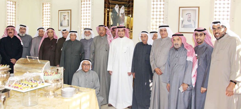 القبندي ورواد ديوانية مشرف لكبار السن

