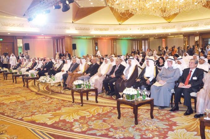 حضور كبير في افتتاح ملتقى مجلة العربي الرابع عشر﻿