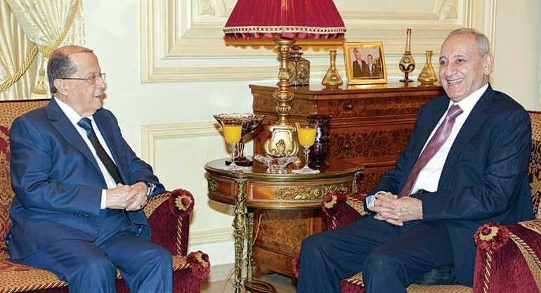 الرئيس نبيه بري مستقبلا العماد ميشال عون في عين التينةامس محمود الطويل 