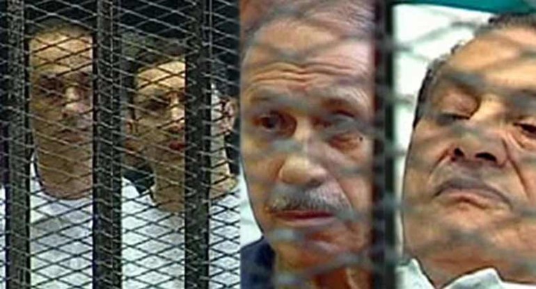 4 أبريل أولى جلسات إعادة محاكمة مبارك ونجليه في «القصور الرئاسية»