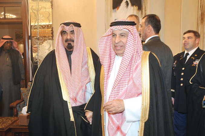 ﻿السفير السعودي دعبدالعزيز الفايز والشيخ احمد الخليفة﻿