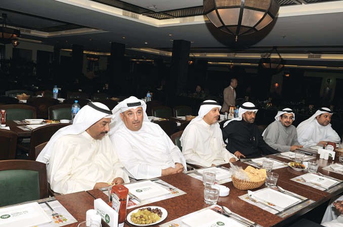 الشيخ صباح الصباح والمستشار بدر المنيخ وطلال الفلاح وفيصل العتيقي وعبدالعزيز الماجد﻿