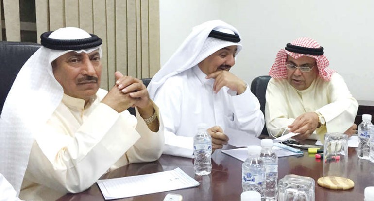 عوض الدماك وهادي الوطري خلال الانتخابات	محمد خلوصي﻿