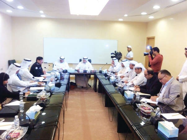 عبدالله الكندري مترئسا اجتماع اللجنة البيئية
