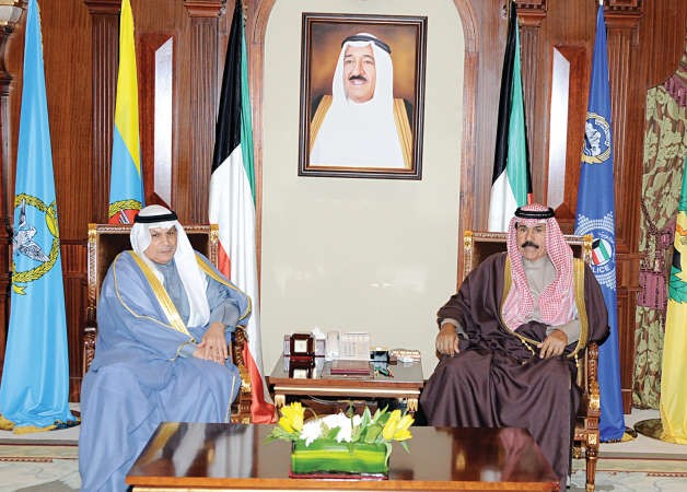 سمو ولي العهد الشيخ نواف الاحمد مستقبلا الشيخ خالد الجراح 
