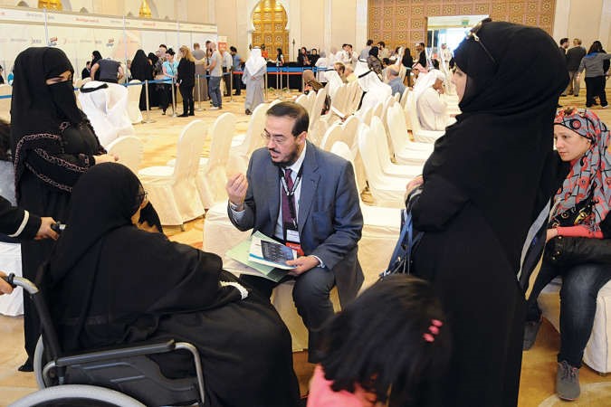 البروفيسور زبيد يقدم ارشادات للجمهور