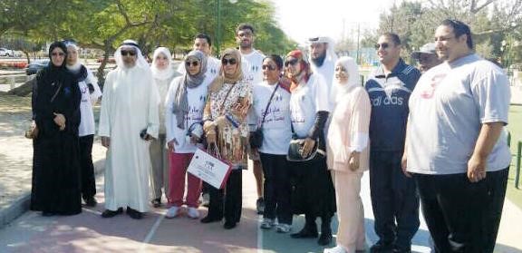 د عبدالعزيز الفرهود متوسطا المشاركين في الماراثون﻿