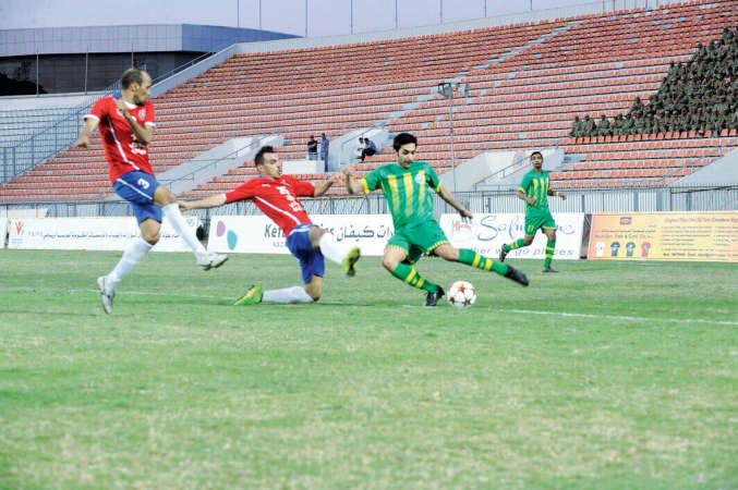 تسديدة على المرمى من قبل لاعب الحرس