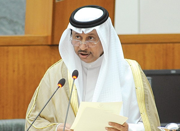سمو الشيخ جابر المبارك ملقيا بيان الحكومة امس	 هاني الشمري
