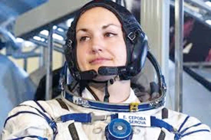 أول رائدة فضاء روسية تعود إلى الأرض