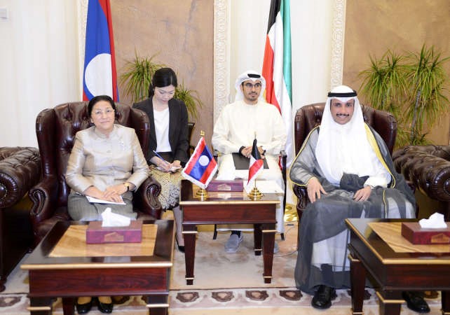 رئيس مجلس الامة مرزوق الغانم خلال استقباله رئيسة البرلمان في جمهورية لاو الديموقراطية الشعبية﻿