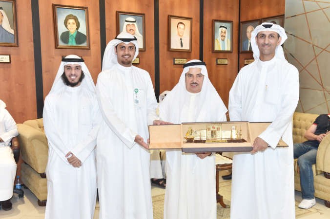 مشعل المهيني يتسلم درع تكريم بيتك﻿
