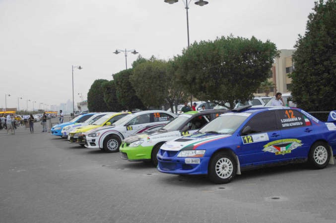 جانب من السيارات المشاركة في السباق﻿
