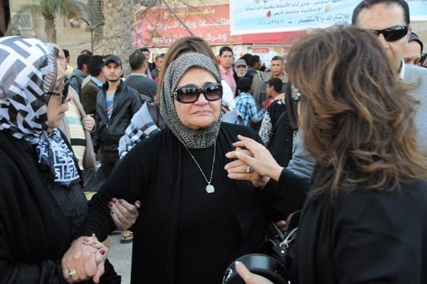 بالفيديو والصور.. نجوم الفن يشيعون جثمان محمد وفيق 