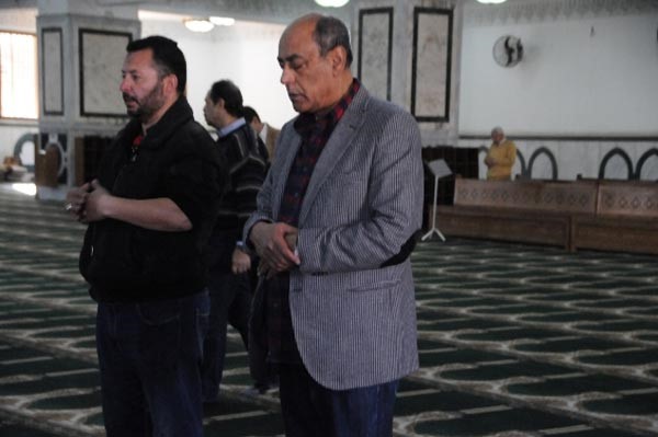 بالفيديو والصور.. نجوم الفن يشيعون جثمان محمد وفيق 