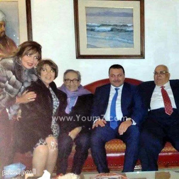 بالصور.. شاهد كيف بدا نور الشريف و بوسي في حفل زفاف ابنتهما.. شاهد الصور الاولى للحفل 
