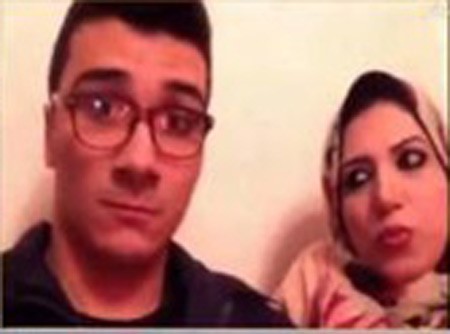 بالفيديو.. شاب مصري ووالدته يشعلان موقع التواصل بـ"Dubsmash"