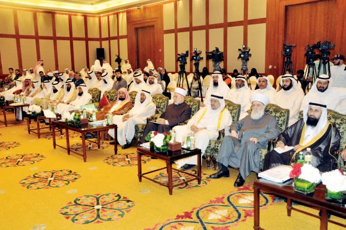 د ابراهيم الصالح ود عادل الفلاح وعلي الكليب في مقدمة الحضور الكبير في افتتاح الندوة الثالثة والعشرين لقضايا الزكاة المعاصرة	احمد علي﻿