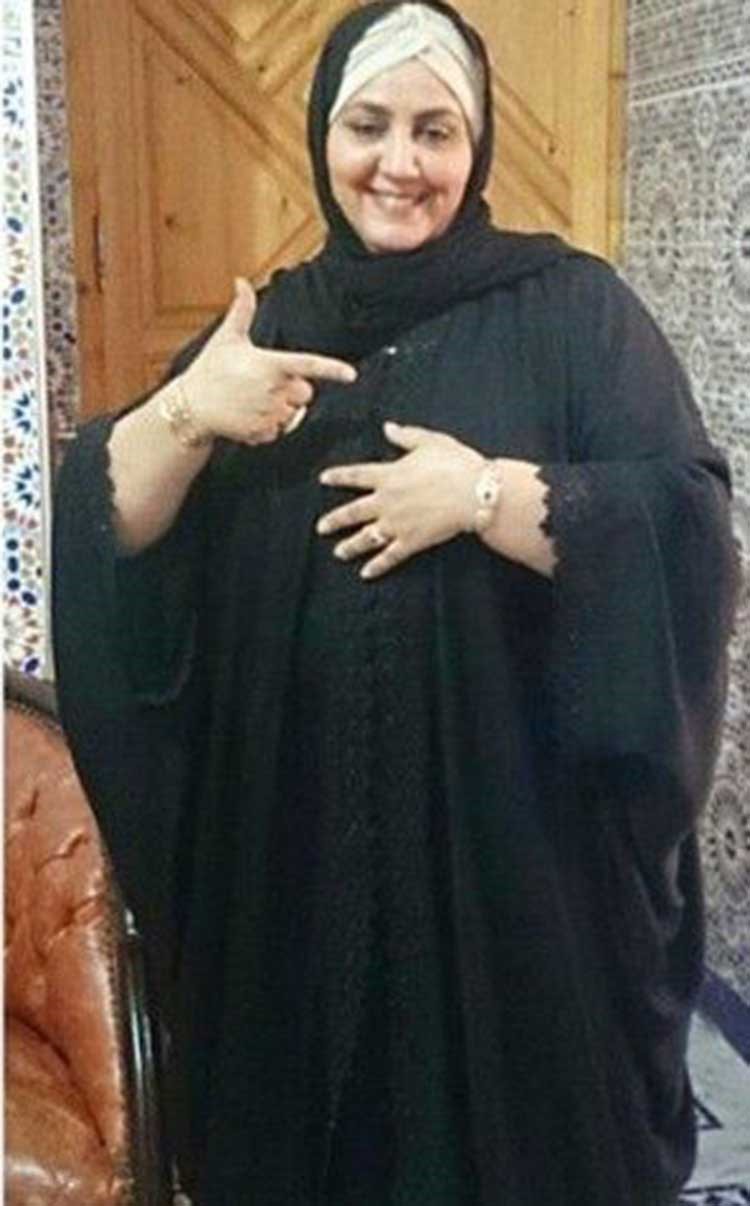 صورة والدة دنيا بطمة تثير الجدل على "انستغرام"
