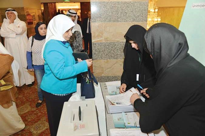 الوزيرة الصبيح تبادر بكفالة احد طلبة العلم﻿
