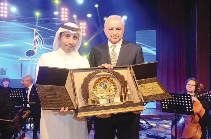 د محمد الديهان مكرما د بدر العيسى﻿