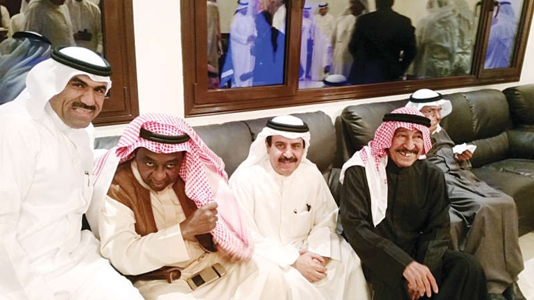 د عبدالرب ادريس وعبدالكريم عبدالقادر والشاعر ناشي الحربي والزميل مفرح الشمري﻿