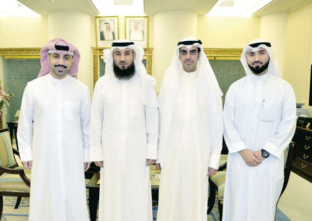 علام الكندري مستقبلا رئيس واعضاء نقابة الامانة العامة في مجلس الامة