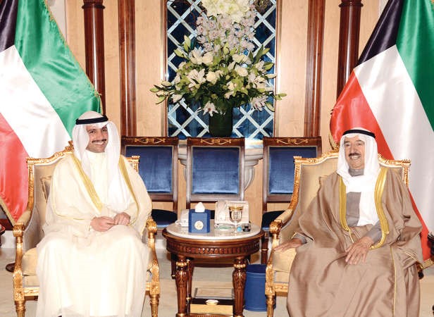 صاحب السمو الامير الشيخ صباح الاحمد مستقبلا مرزوق الغانم
