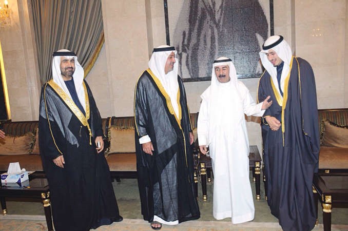 سلطان بن حثلين واحمد الحمد مع سمو الشيخ دسلطان بن خليفة بن زايد ال نهيان
