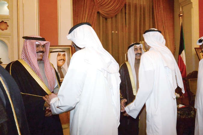 سمو ولي العهد الشيخ نواف الاحمد يتلقى التهاني﻿