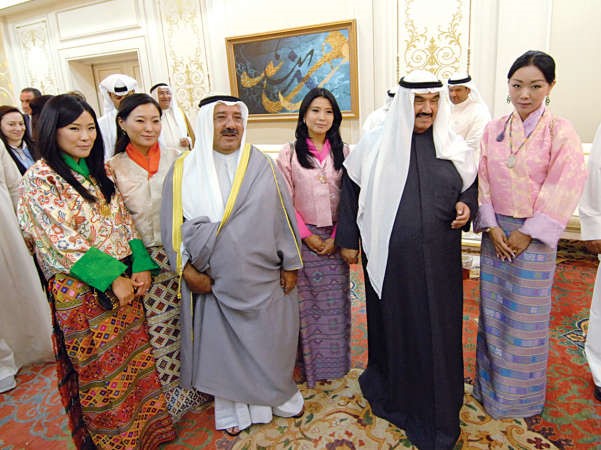 سمو الشيخ ناصر المحمد والشيخ ناصر صباح الاحمد وصاحبات السمو الملكي الاميرة شيمي يانجزوم وانجشوك والاميرة سونام ديتشان وانجشوك والاميرة ديتشن يانجزوم وانجشوك والاميرة كيزانج شودان وانجشوك﻿