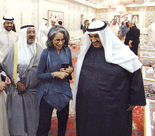 سمو الشيخ ناصر المحمد في حديث باسم مع الشيخ ناصر صباح الاحمد والشيخة حصة صباح السالم﻿
