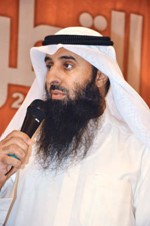 م طلال القحطاني متحدثا﻿