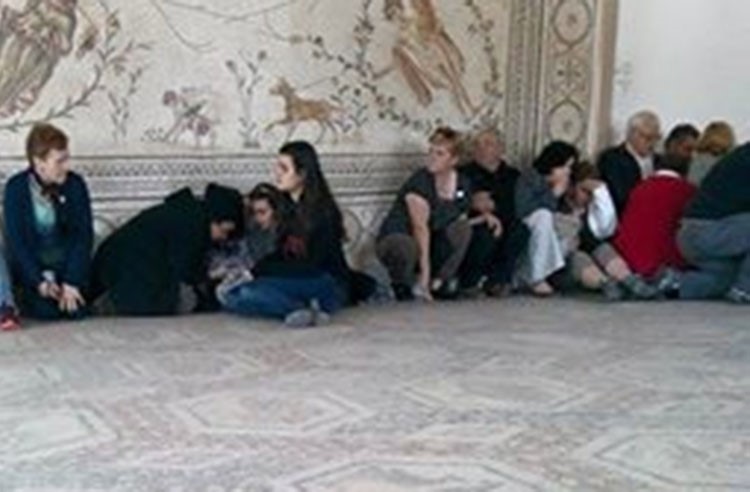 بالفيديو والصور.. لحظة تحرير رهائن متحف باردو التونسي 