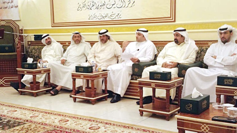 ياسر ابل وممحمود دشتي وحسن كمال خلال الديوانية