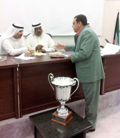 خليل ابراهيم خلال مشاركته في سحب القرعة لبطولات الكؤوس﻿
