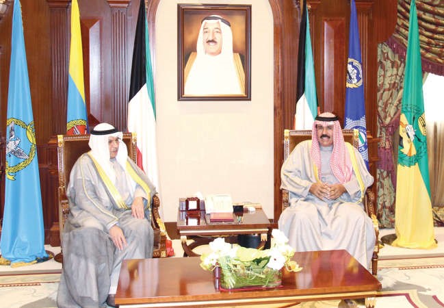 سمو ولي العهد الشيخ نواف الاحمد مستقبلا الشيخ خالد الجراح﻿