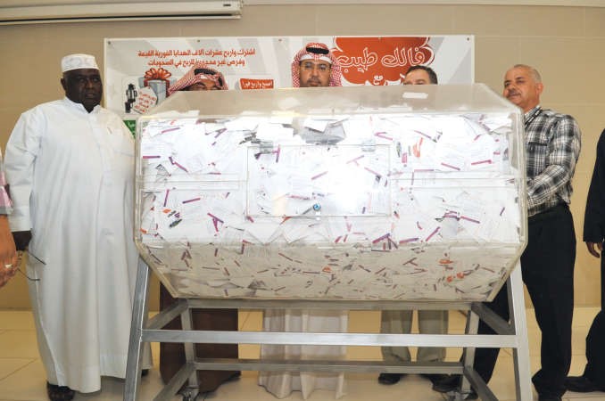 ممثل التجارة عبدالعزيز اشكناني اثناء السحب قاسم باشا﻿