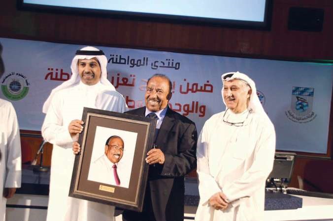 دحمود فليطح يكرم خالد الحربان بحضور دحامد عبدالله﻿