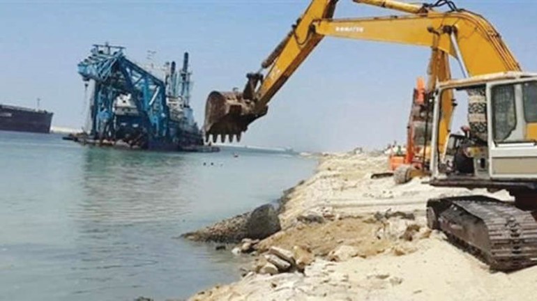 جانب من اعمال الحفر في قناة السويس الجديدة