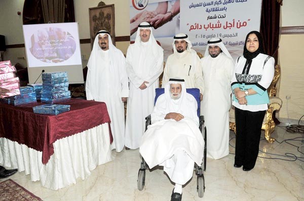 تجهيز 11 عيادة في «الفروانية» لرعاية كبار السن