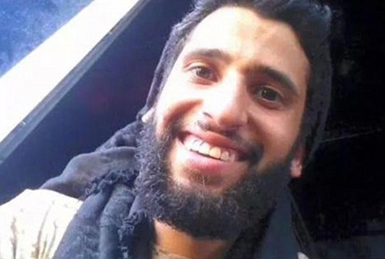 بالصور.. أرملة داعشي تنشر صوراً لجهاد الـ5 نجوم وتؤكد: متعطشات لشرب الدماء !
