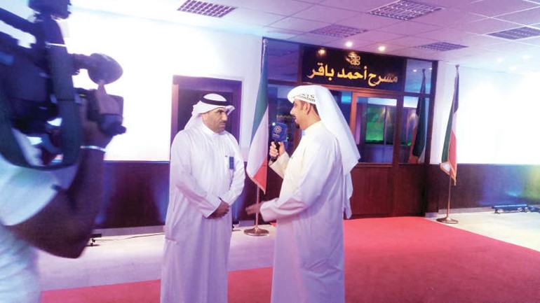 المذيع احمد ماتقي في حديث مع الزميل مفرح الشمري لرسالة التلفزيون الخاصة بالمهرجان﻿