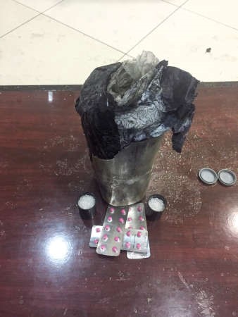  والمهرب الثاني حاول تهريبها في امتعته
