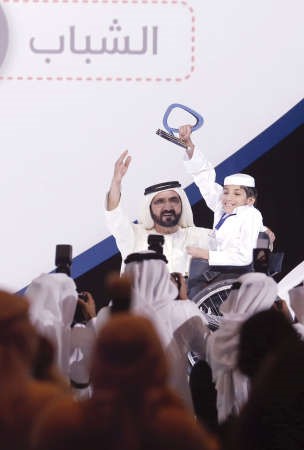 الشيخ محمد بن راشد مكرما غانم المفتاح الفائز عن فئة الشباب﻿