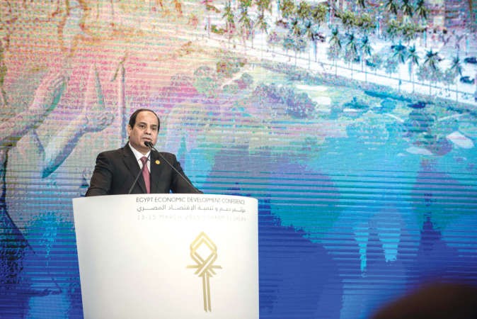 صورة ارشيفية للرئيس المصري عبدالفتاح السيسي وهو يلقي كلمته في افتتاح مؤتمر شرم الشيخ الاقتصادي﻿