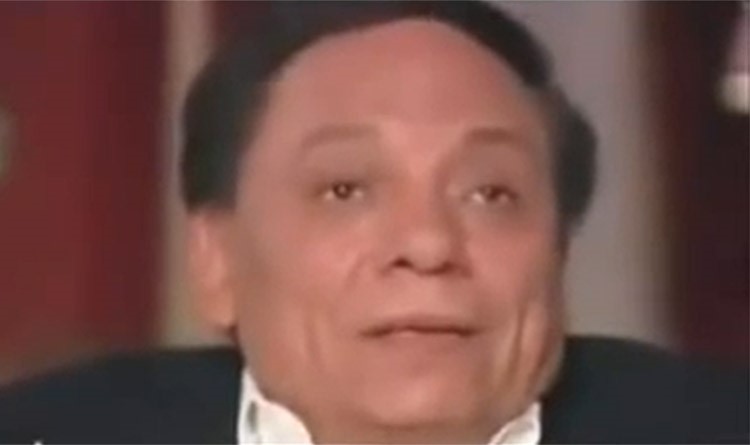 بالفيديو.. عادل امام: والدتي كانت "أمية" لكنها كانت ذات حس ثقافي