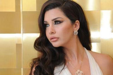 بالصور.. لاميتا فرنجية تنشر صور أمها التي تنافسها بالجمال