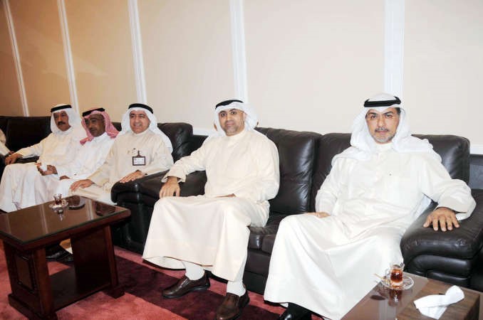 عدد من المهنئين﻿
