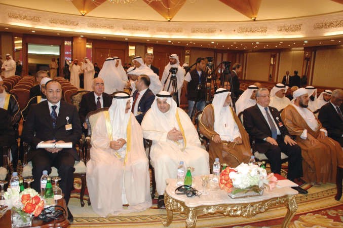 يعقوب الصانع والمستشار فيصل المرشد والمستشار يوسف المطاوعة والمستشار دحنفي جبالي ورؤساء الوفود المشاركة